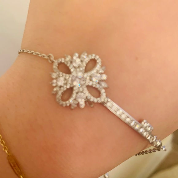 Sliver colour key bracelet - Picture 8 of 8